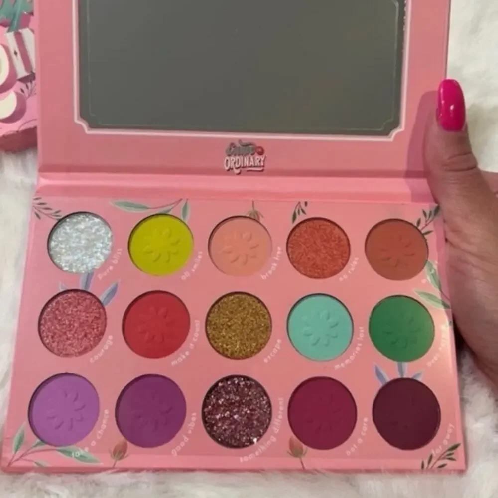 Kara Beauty Eyeshadow Palette